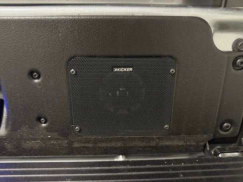 Used 2023 GMC Sierra 1500 AT4X image 9