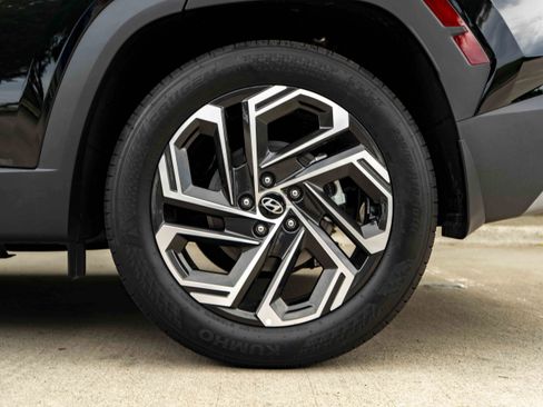 Used 2025 Hyundai Tucson Limited FWD image 15