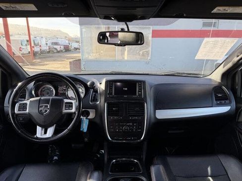 Used 2017 Dodge Grand Caravan GT image 17
