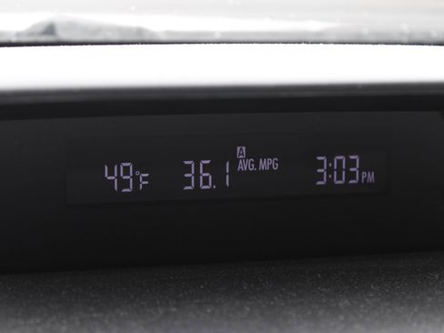 Used 2019 Subaru Crosstrek 2.0i Premium w/ Moonroof Package AWD/4WD image 11