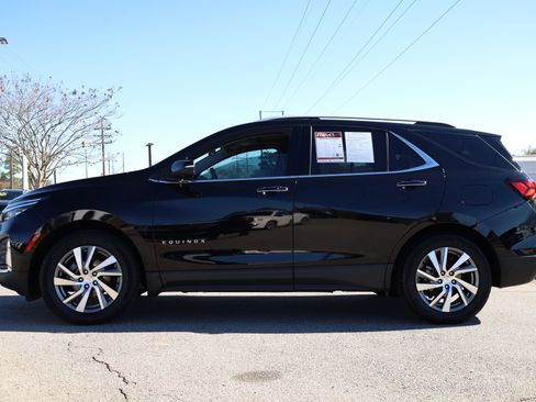 Used 2023 Chevrolet Equinox Premier image 2
