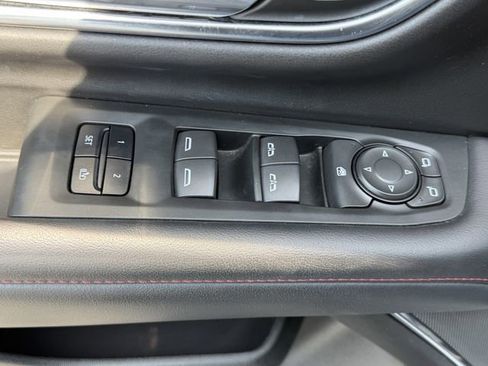 Used 2022 Chevrolet Tahoe RST AWD/4WD image 13