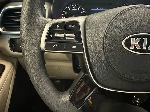 Used 2019 Kia Sorento AWD image 3