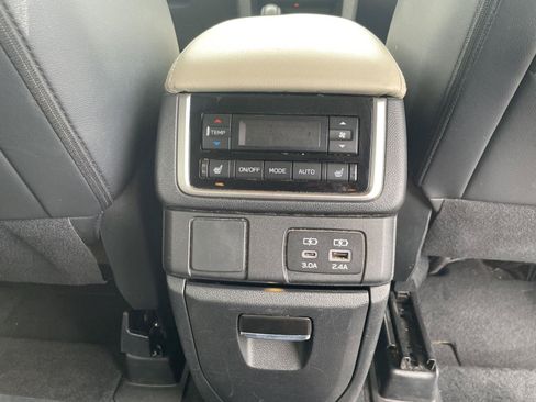 Used 2024 Subaru Ascent Limited AWD/4WD image 27