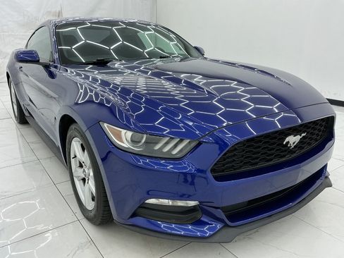 Used 2016 Ford Mustang Coupe RWD image 3