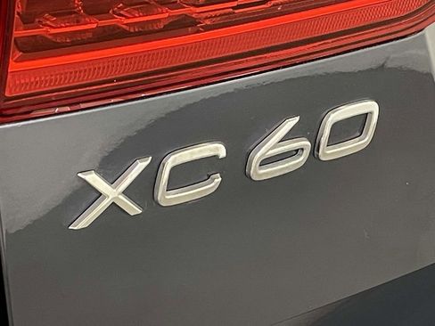 Used 2019 Volvo XC60 T5 Inscription w/ Protection Package AWD/4WD image 10