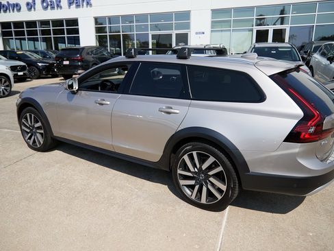 New 2026 Volvo V90 B6 Cross Country Ultra w/ Climate Package image 8
