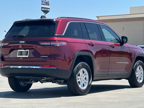New 2025 Jeep Grand Cherokee Laredo w/ Luxury Tech Group I RWD image 6