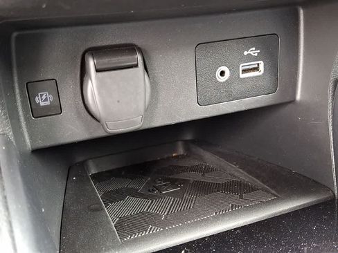Used 2025 Nissan Versa SV FWD image 23