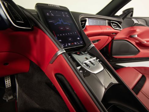 Certified 2024 Ferrari Roma Spider RWD image 16