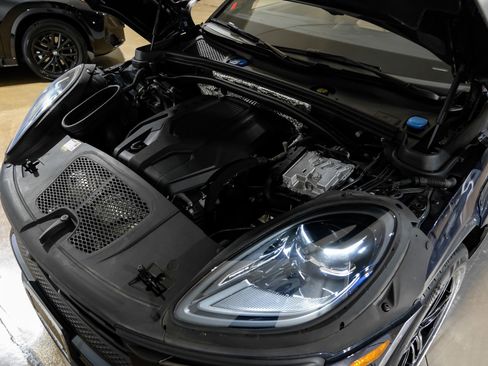 Used 2023 Porsche Macan AWD/4WD image 62