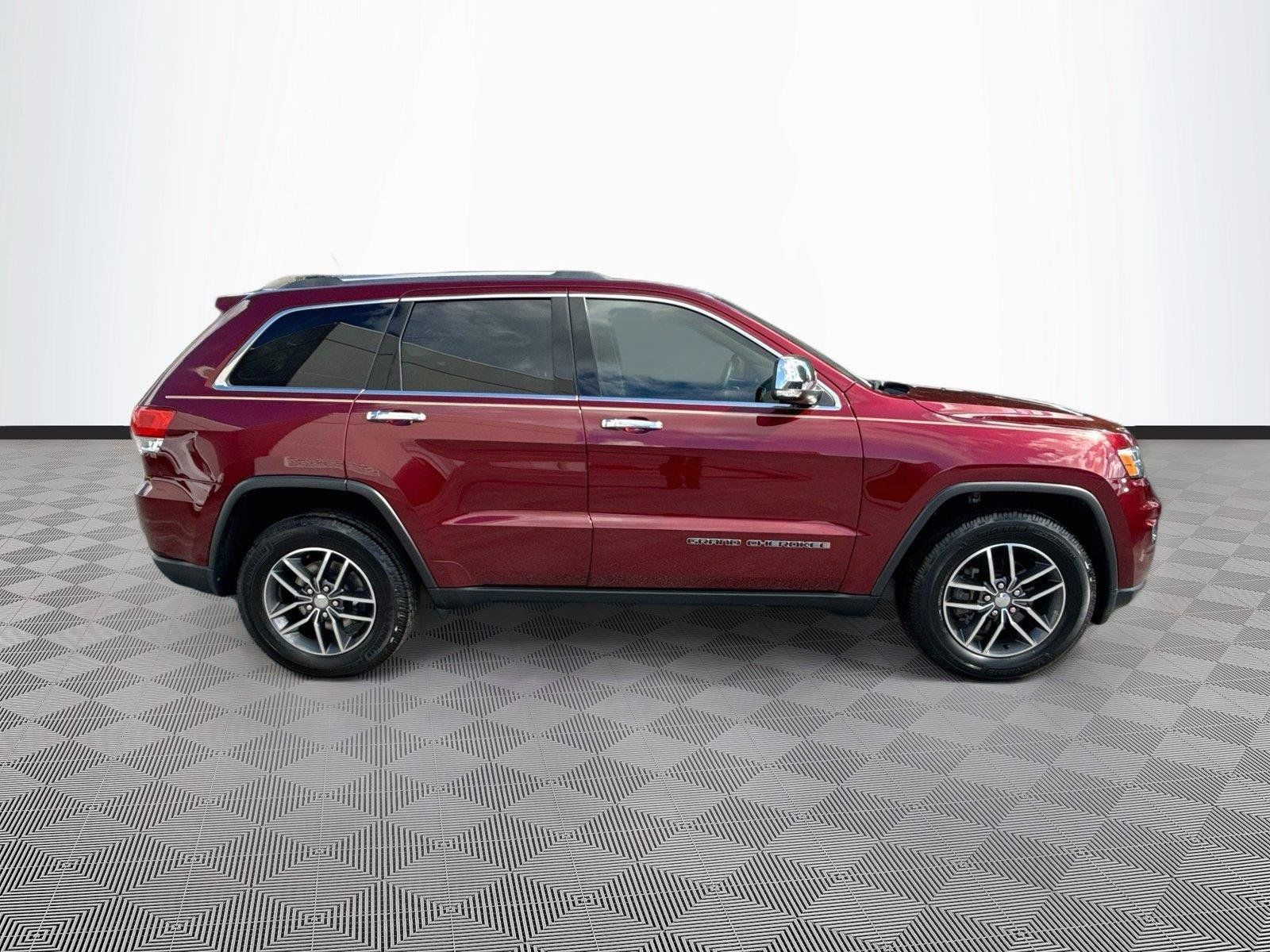 Used 2018 Jeep Grand Cherokee Limited RWD image 8
