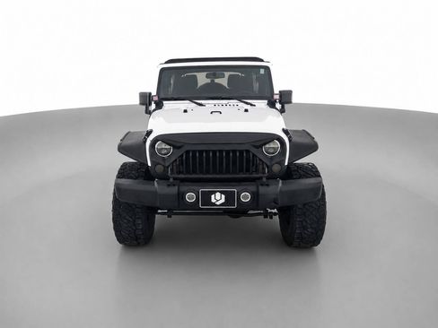 Used 2015 Jeep Wrangler Unlimited Rubicon w/ Connectivity Group AWD/4WD image 2