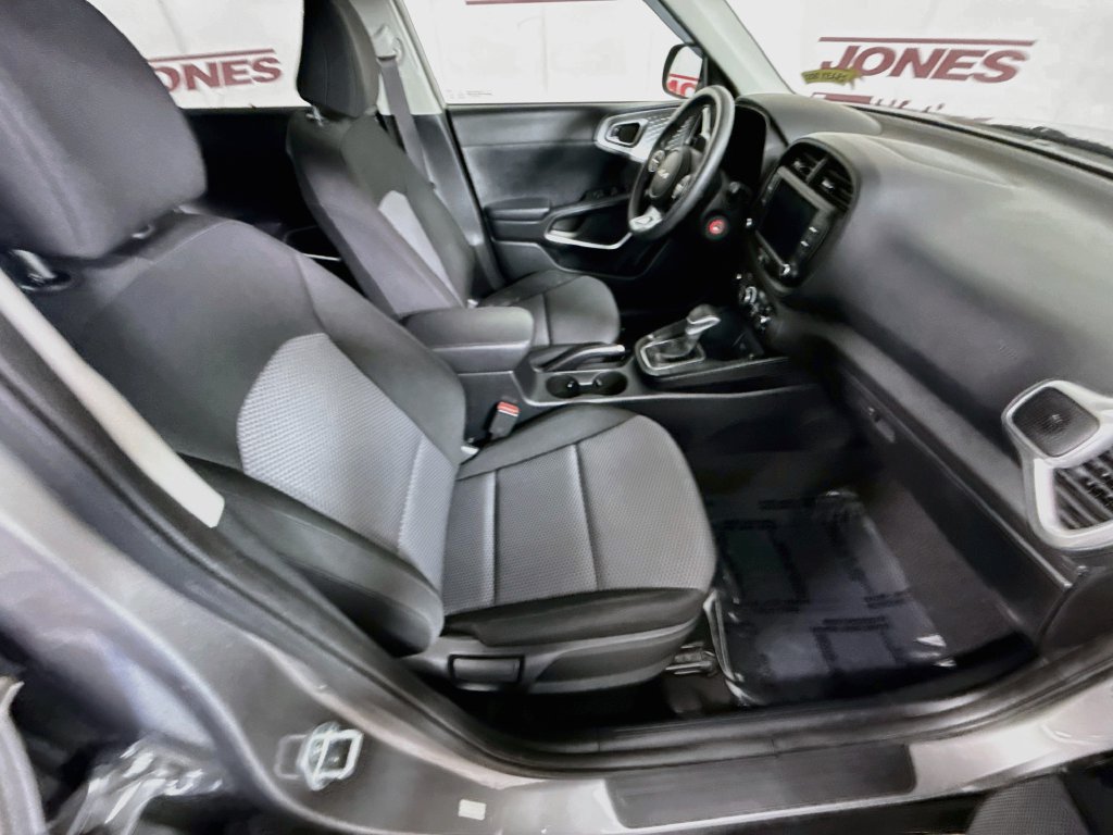 Used 2023 Kia Soul LX FWD image 29