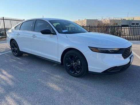 New 2025 Honda Accord SE image 2