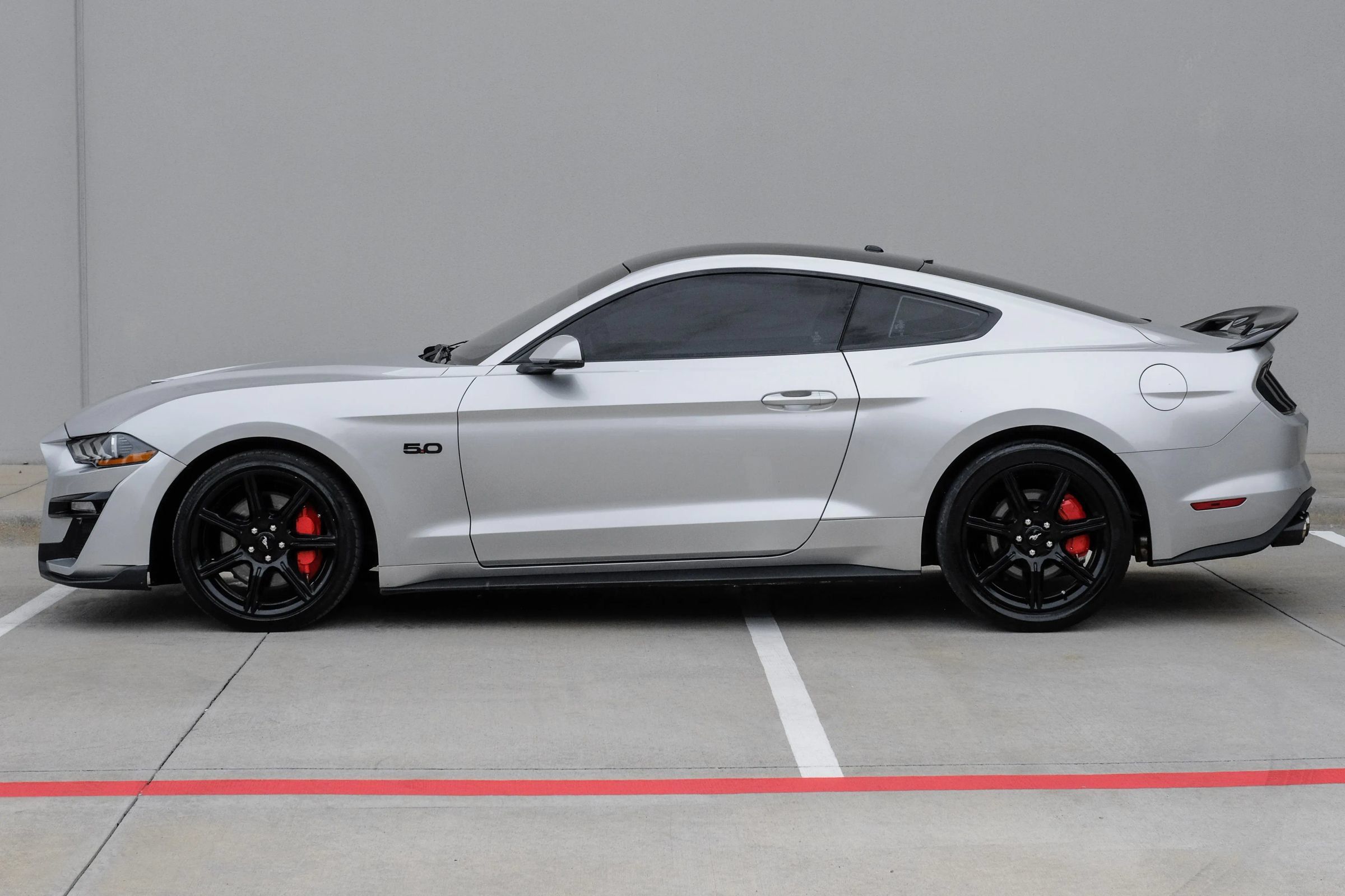 Used 2019 Ford Mustang GT Premium w/ Carbon Sport Interior Package RWD image 16