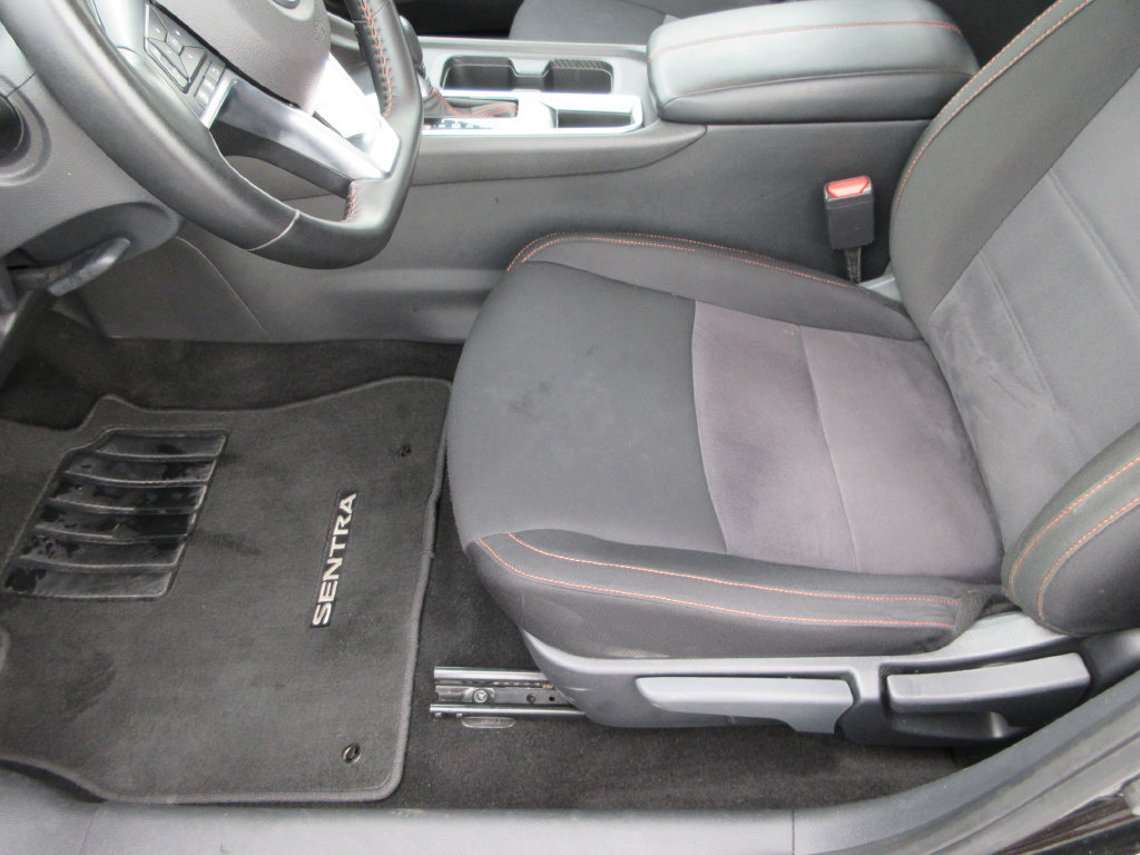 Used 2025 Nissan Sentra SR FWD image 20