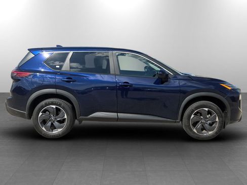 Used 2024 Nissan Rogue SV FWD image 5