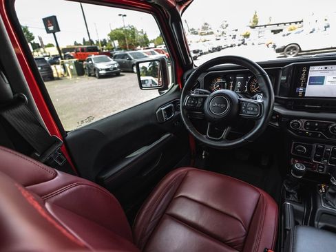 Used 2024 Jeep Wrangler Unlimited Rubicon 392 AWD/4WD image 23