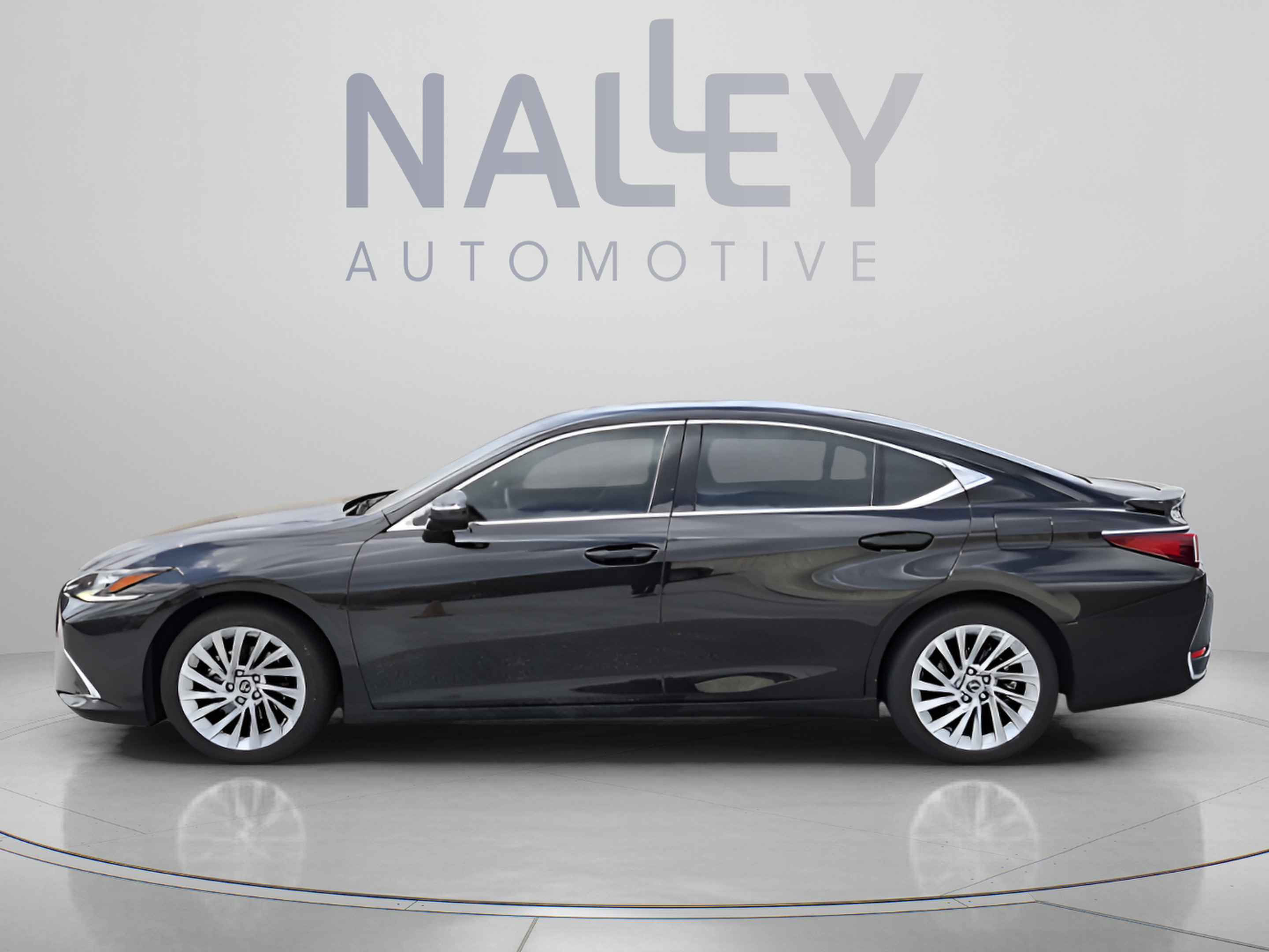 Certified 2023 Lexus ES 300h Ultra Luxury w/ Accessory Package (Z2) FWD image 2