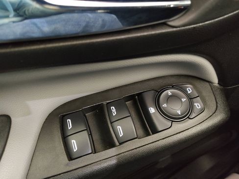 Used 2024 Chevrolet Equinox LS AWD/4WD image 27
