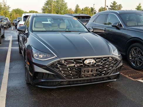 Used 2023 Hyundai Sonata Limited FWD image 2