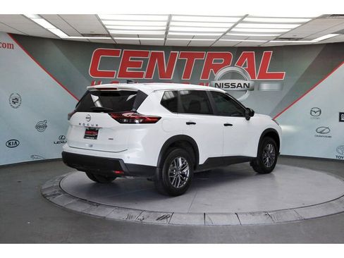 Certified 2024 Nissan Rogue S AWD/4WD image 5