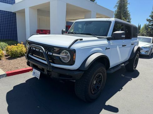 Used 2023 Ford Bronco Wildtrak AWD/4WD image 1