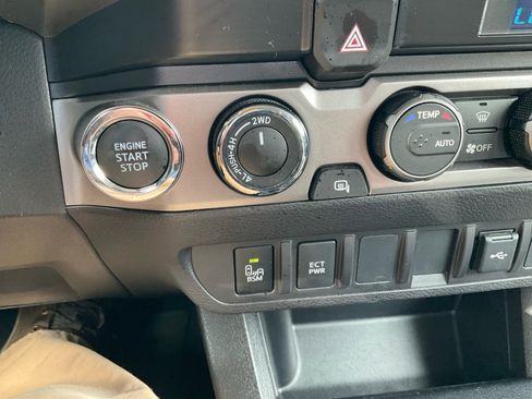 Used 2023 Toyota Tacoma SR5 w/ Technology Package AWD/4WD image 12
