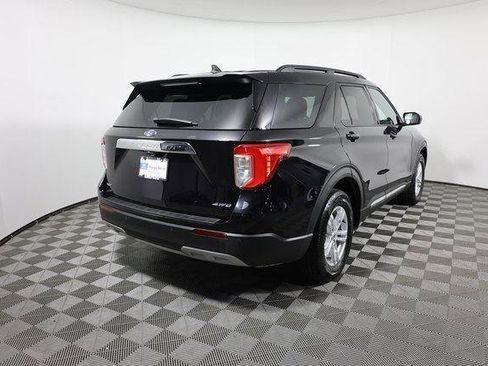 Used 2022 Ford Explorer XLT w/ Equipment Group 202A image 5