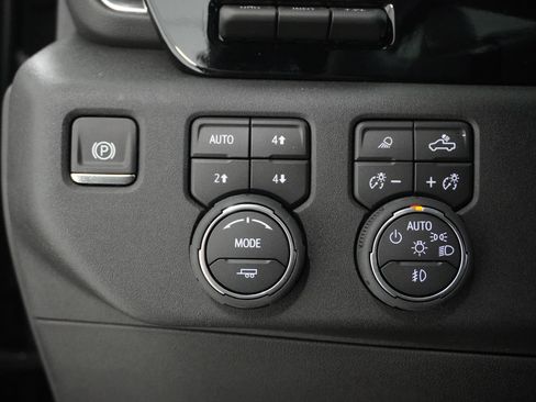 New 2026 Chevrolet Silverado 1500 High Country w/ High Country Premium Package AWD/4WD image 18