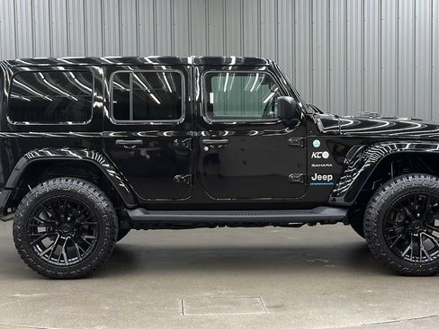 Used 2024 Jeep Wrangler Unlimited Sahara w/ Technology Group AWD/4WD image 6