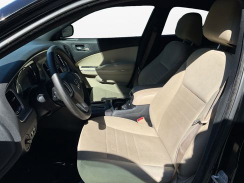 Used 2014 Dodge Charger SE RWD image 9