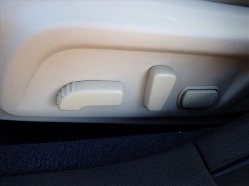 Used 2017 Subaru Outback 3.6R Limited image 9