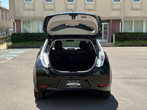 Used 2016 Nissan Leaf SV w/ Premium Package FWD image 11