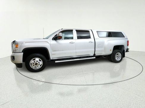 Used 2019 GMC Sierra 3500 Denali AWD/4WD image 3