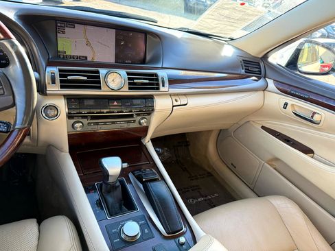 Used 2015 Lexus LS 460 Luxury image 15