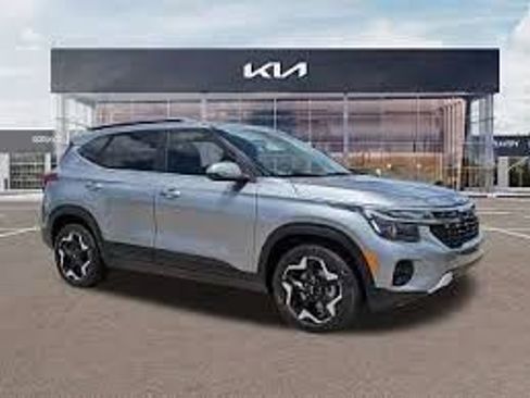 Used 2024 Kia Seltos LX AWD/4WD image 1