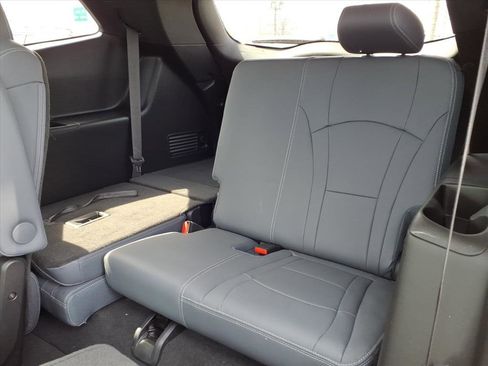 Used 2024 Buick Enclave Essence w/ Experience Buick Package image 28