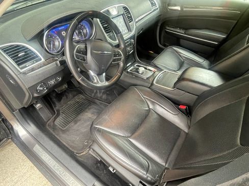 Used 2019 Chrysler 300 Limited image 13