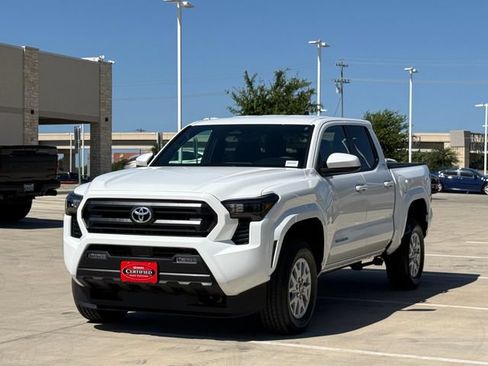 Used 2026 Toyota Tacoma SR5 AWD/4WD image 8