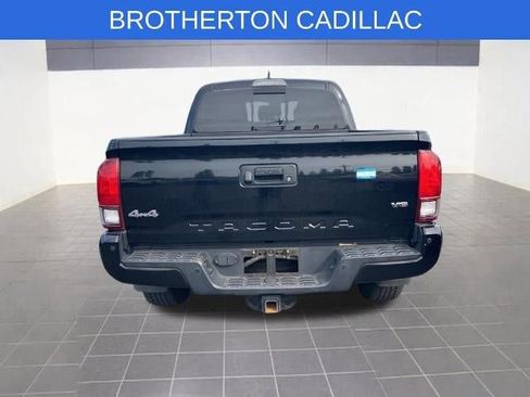 Used 2018 Toyota Tacoma TRD Off-Road w/ TRD Premium Off Road Package AWD/4WD image 6