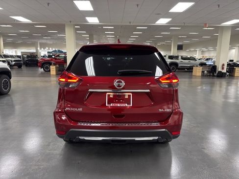 Used 2019 Nissan Rogue SL w/ Premium Package image 6