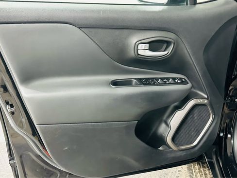 Used 2023 Jeep Renegade Limited image 26