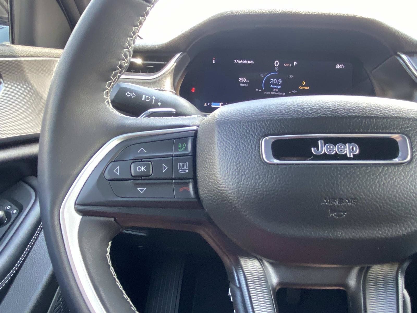 Used 2025 Jeep Grand Cherokee L Laredo RWD image 33
