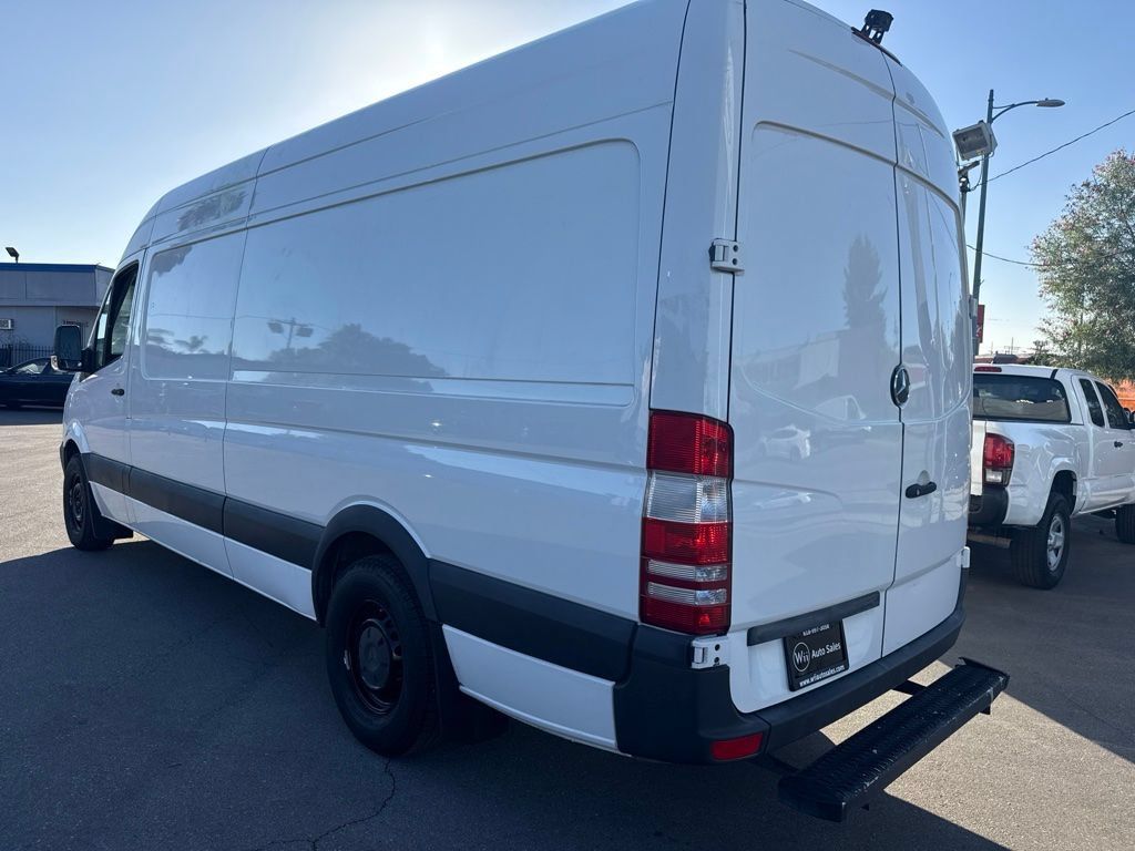 Used 2016 Mercedes-Benz Sprinter 2500 image 2
