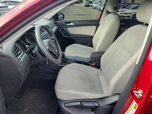 Used 2018 Volkswagen Tiguan S w/ 3rd Row Seat Package AWD/4WD image 21