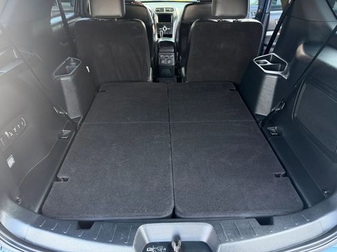 Used 2019 Ford Explorer Platinum image 17