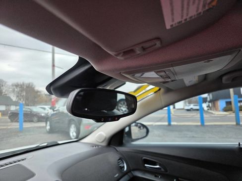 Used 2016 Chevrolet Cruze LT image 18