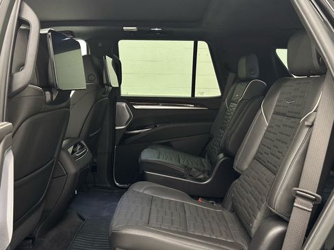 Used 2026 Cadillac Escalade Platinum Sport w/ LPO, ONYX Package AWD/4WD image 15